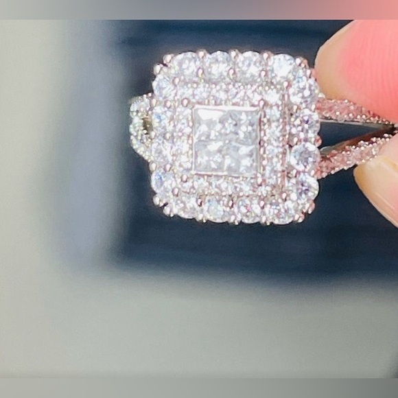 NIB 1.75ct S1 lab Diamond .925 Silver Ring Prong set Square Cut/pavé - Picture 6 of 7